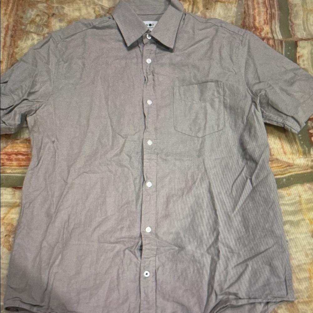 Casual Short-Sleeve Button-Down Shirt in Light Gray